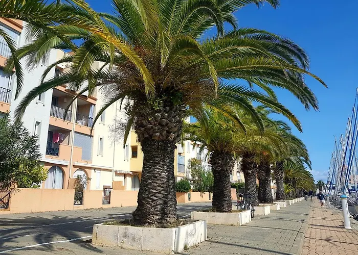 T2 sur le port avec parking