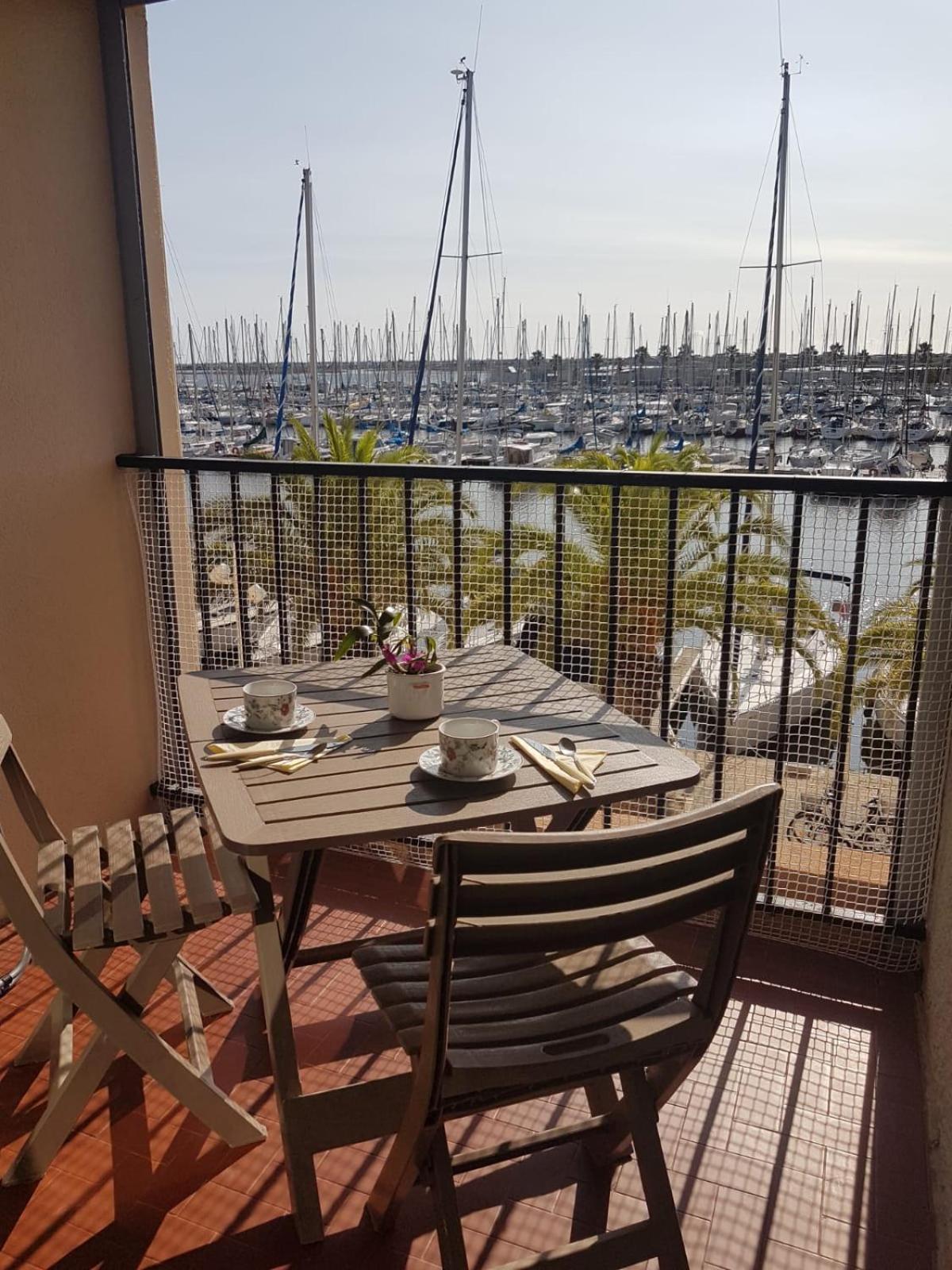 T2 Sur Le Port Avec Parking Appartement *